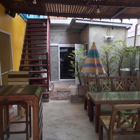 De Hostel Prachuap Khiri Khan Eksteriør billede