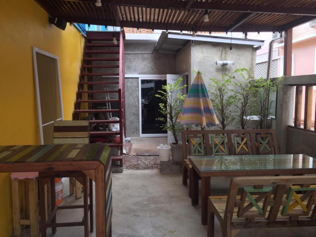 De Hostel Prachuap Khiri Khan Eksteriør billede